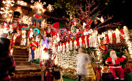 3_Christmas-Lights-Cannoli-Tour_V1_460x285.jpg